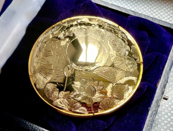 第38回 日本アートメダル展 大賞受賞 タイトル『金色の雀（こんじきのすずめ）』