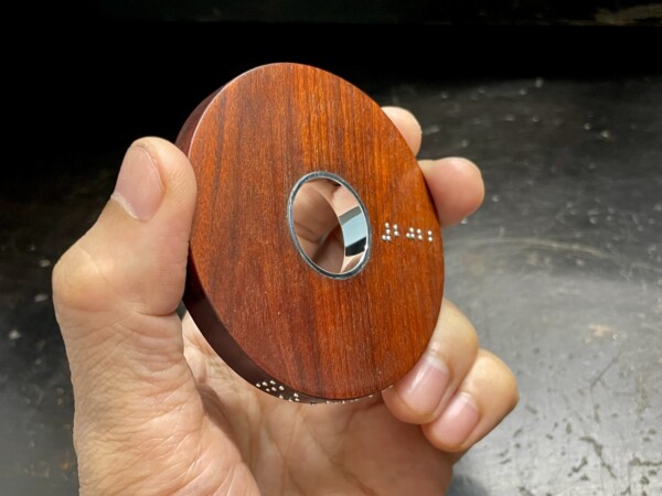 第39回 日本アートメダル展 大賞受賞 タイトル『またとなけめ』