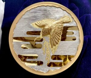 第38回 日本アートメダル展 大賞受賞 タイトル『金色の雀（こんじきのすずめ）』